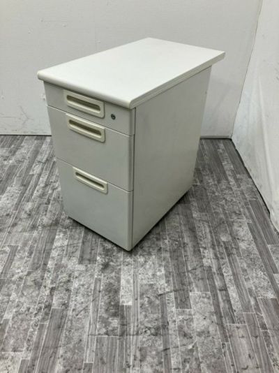 プラスLAシリーズ 3段脇机 商品画像1
