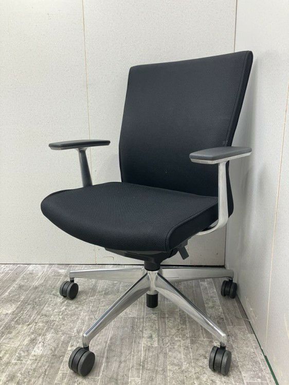 コクヨPUNTO(プント)チェア 固定肘付プントチェア 商品画像1