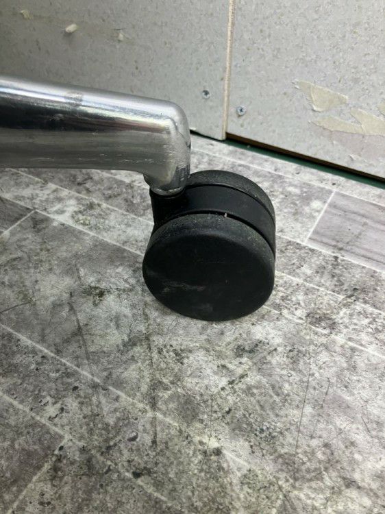 コクヨPUNTO(プント)チェア 固定肘付プントチェア 商品画像9