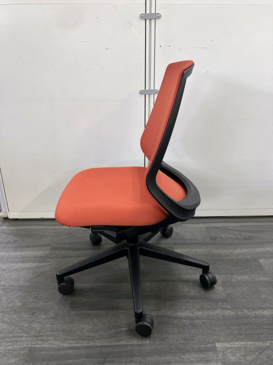 ウチダ（内田洋行）ニンバスチェア ニンバスチェア 商品画像3