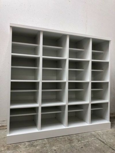 コクヨ16人用シューズロッカー 商品画像1