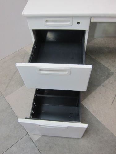 プラスLAシリーズ 1400両袖デスク 商品画像4