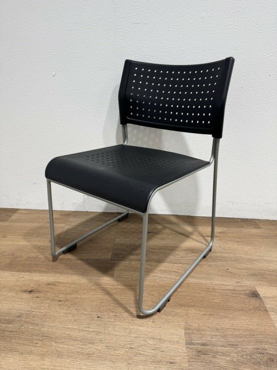 アイリスチトセスタッキングチェア 商品画像1