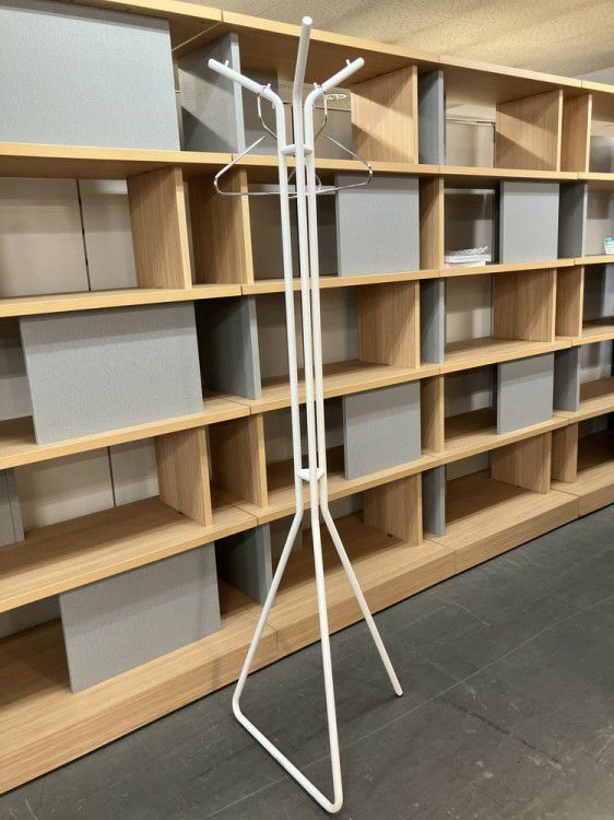 イトーキi＋(アイプラス)シリーズ ポールハンガー 商品画像1