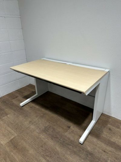 コクヨisシリーズ 1200平デスク 商品画像1
