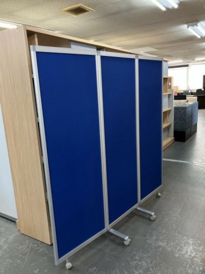 3連折畳パーテーション 商品画像1