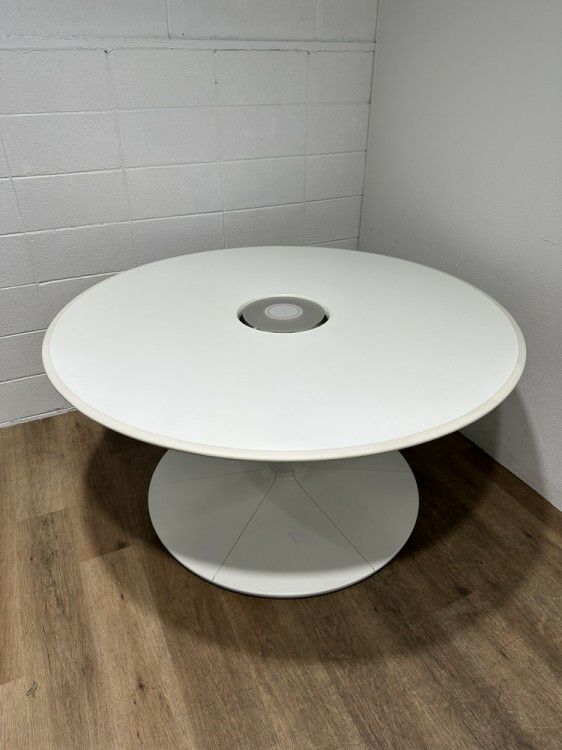 コクヨワークリンクシリーズ 1400丸テーブル 商品画像1