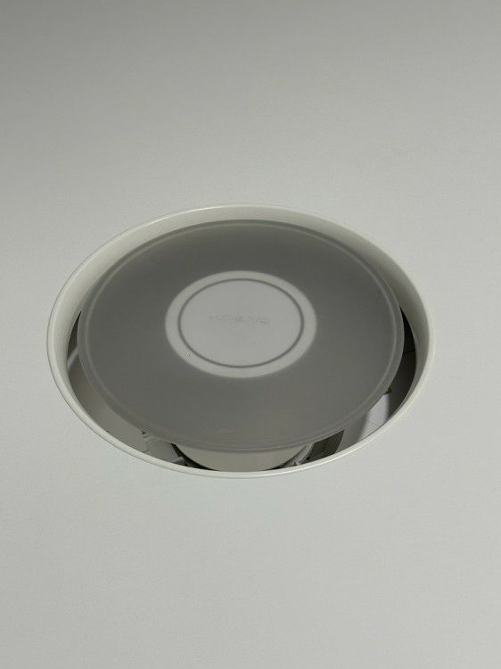 コクヨワークリンクシリーズ 1400丸テーブル 商品画像2