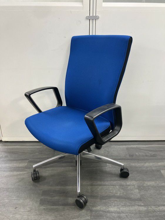 コクヨPUNTO(プント)チェア 固定肘付プントチェア 商品画像1