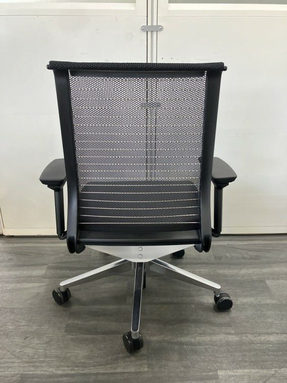 スチールケースシンク（Think）チェア 可動肘付シンクチェア 商品画像4