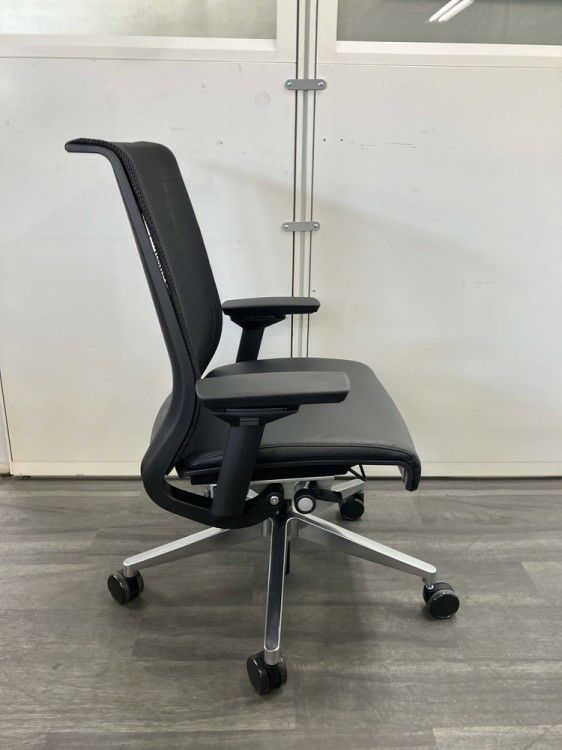 スチールケースシンク（Think）チェア 可動肘付シンクチェア 商品画像5