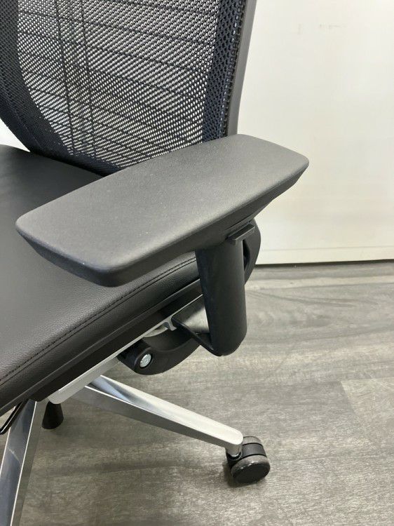 スチールケースシンク（Think）チェア 可動肘付シンクチェア 商品画像7