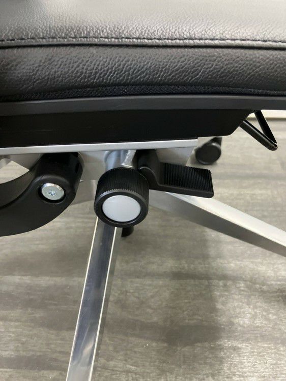 スチールケースシンク（Think）チェア 可動肘付シンクチェア 商品画像10