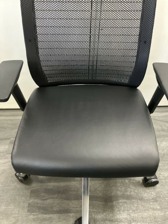 スチールケースシンク（Think）チェア 可動肘付シンクチェア 商品画像12