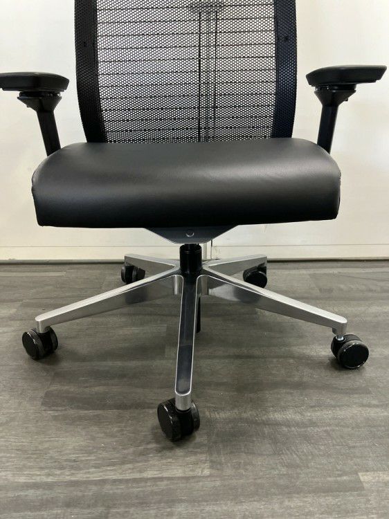 スチールケースシンク（Think）チェア 可動肘付シンクチェア 商品画像13