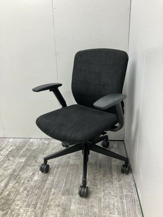 ウチダ（内田洋行）KRENE（クレネ）チェア 可動肘付クレネチェア 商品画像1