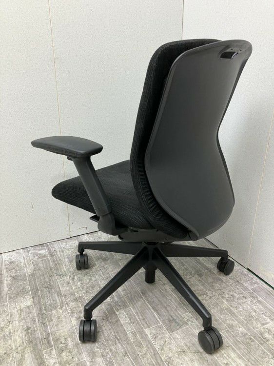 ウチダ（内田洋行）KRENE（クレネ）チェア 可動肘付クレネチェア 商品画像4