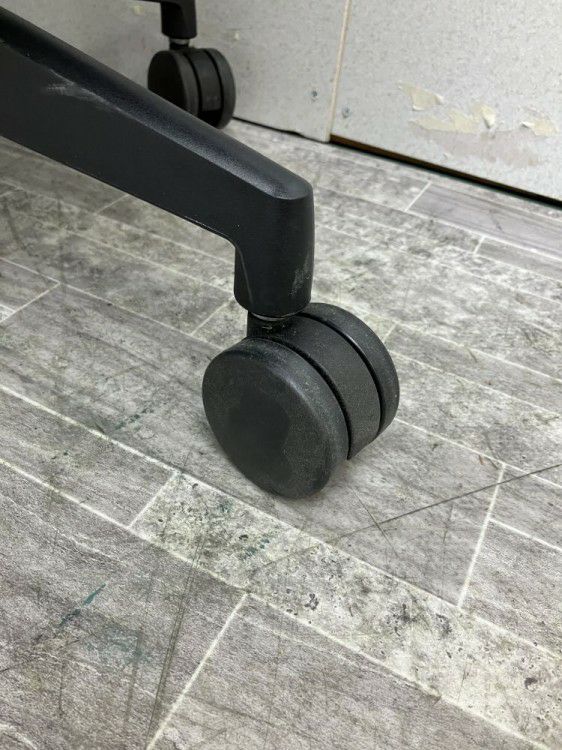 ウチダ（内田洋行）KRENE（クレネ）チェア 可動肘付クレネチェア 商品画像9