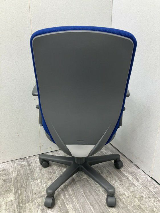 トヨスチール可動肘付アドフィールチェア 商品画像5