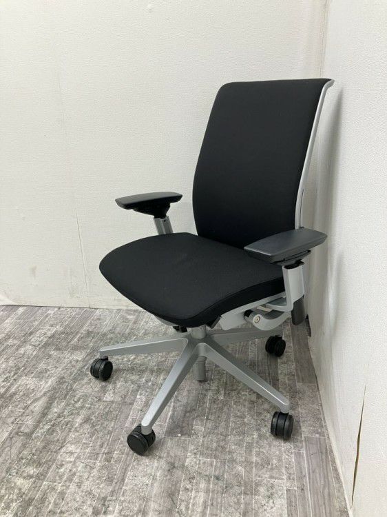 スチールケースシンク（Think）チェア 可動肘付シンク2チェア 商品画像1