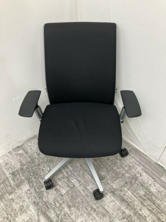 スチールケースシンク（Think）チェア 可動肘付シンク2チェア 商品画像2