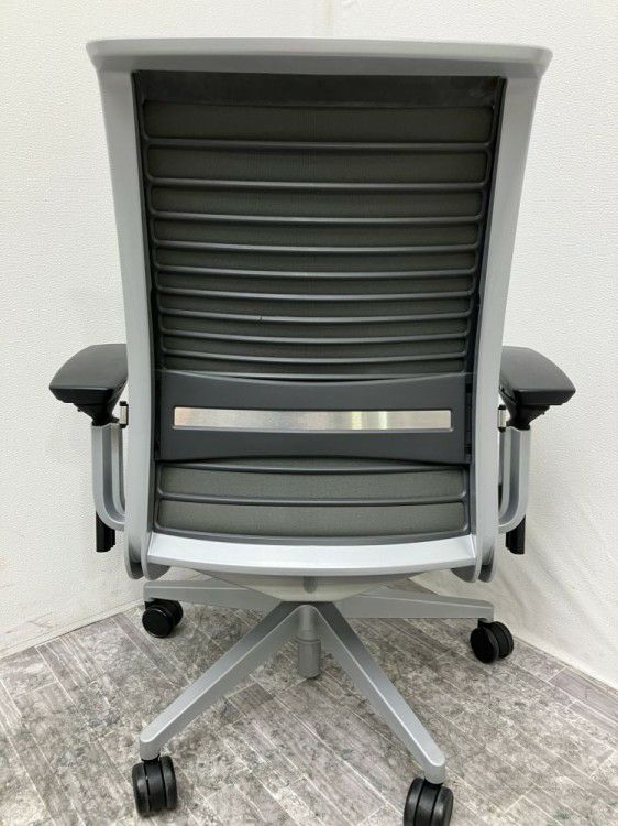 スチールケースシンク（Think）チェア 可動肘付シンク2チェア 商品画像4