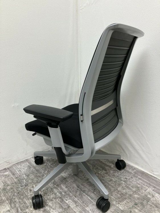 スチールケースシンク（Think）チェア 可動肘付シンク2チェア 商品画像5