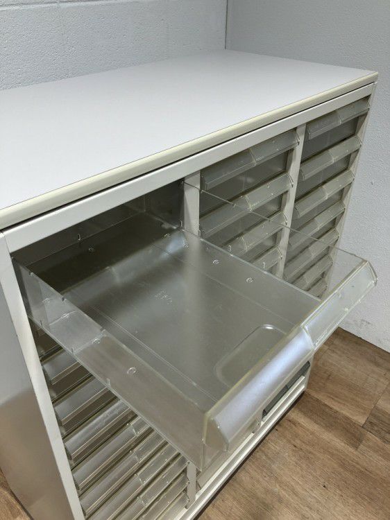 コクヨビジネスウォールNシリーズ クリアトレーキャビネット 商品画像8