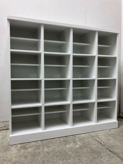 コクヨSBXシリーズ 16人用シューズロッカー 商品画像1