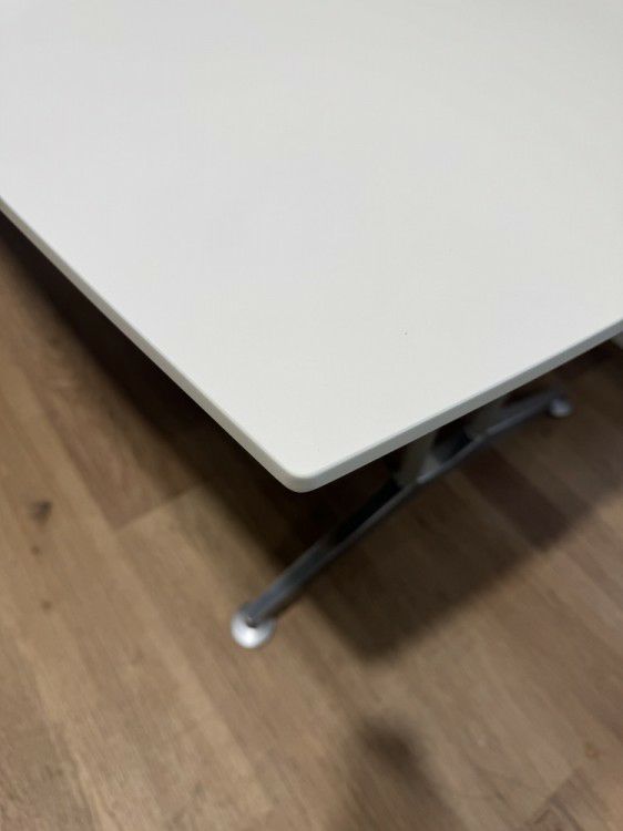 ライオンエレーザシリーズ 2100ミーティングテーブル 商品画像3