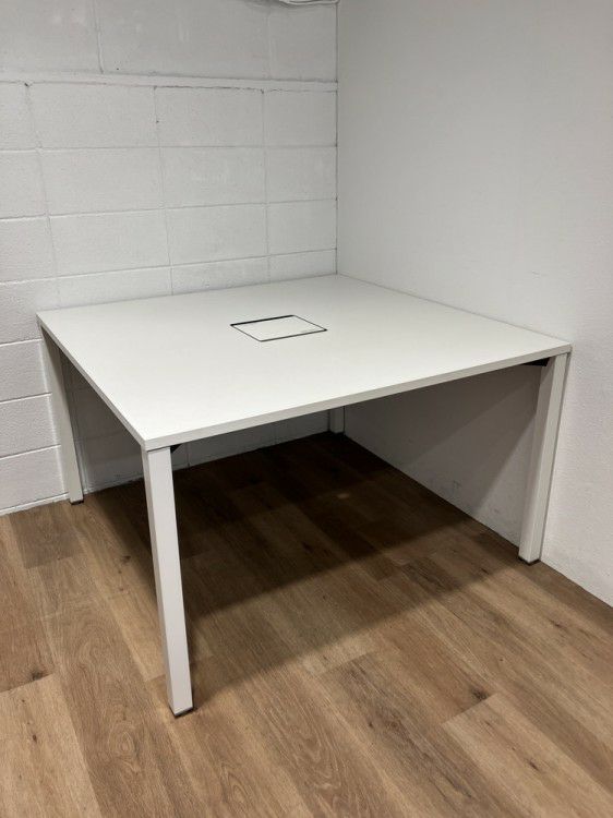 イトーキアクトリンクシリーズ 1200ワークテーブル 商品画像1