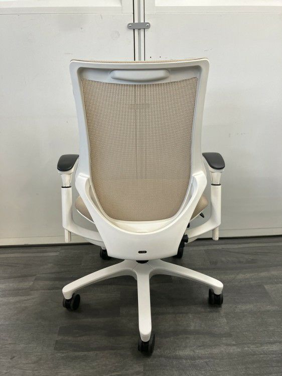 イトーキf(エフチェア)シリーズ 可動肘付エフチェア 商品画像4