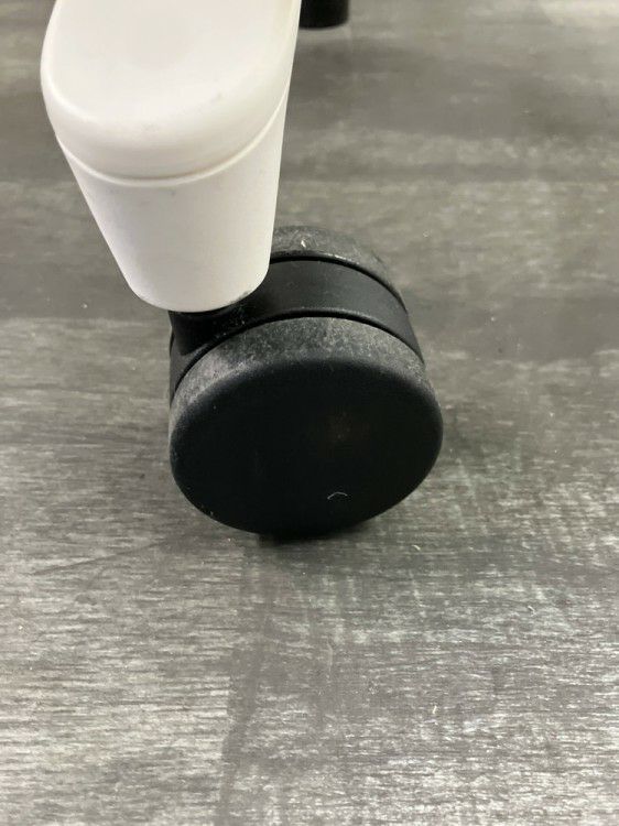 イトーキf(エフチェア)シリーズ 可動肘付エフチェア 商品画像13