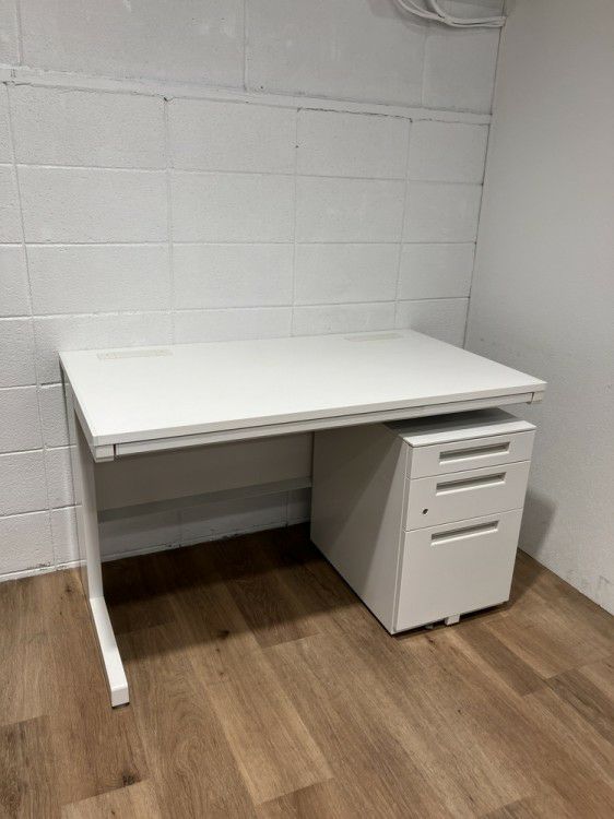 INABA/イナバデュエナシリーズ　Ｓタイプ 1200平デスク+ワゴンセット 商品画像1