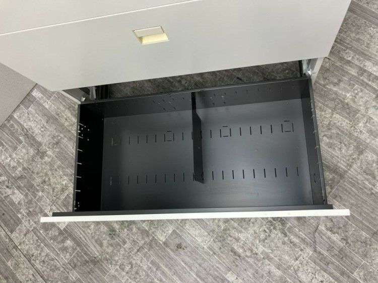 オカムラレクトラインシリーズ 天板付3段ラテラル書庫 商品画像8