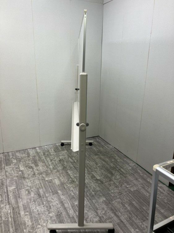 イトーキ脚付片面ホワイトボード 商品画像2