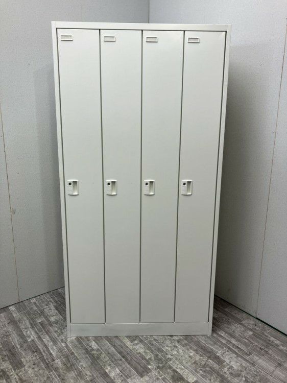 オカムラFZタイプシリーズ 4人用ロッカー 商品画像1