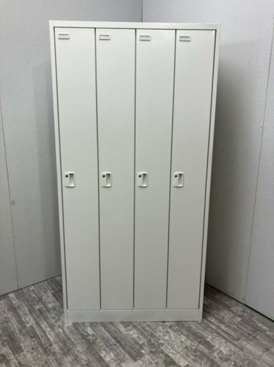 オカムラFZタイプシリーズ 4人用ロッカー 商品画像1