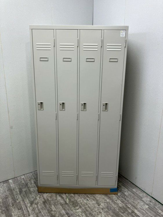 イトーキJ型シリーズ 4人用ロッカー 商品画像1