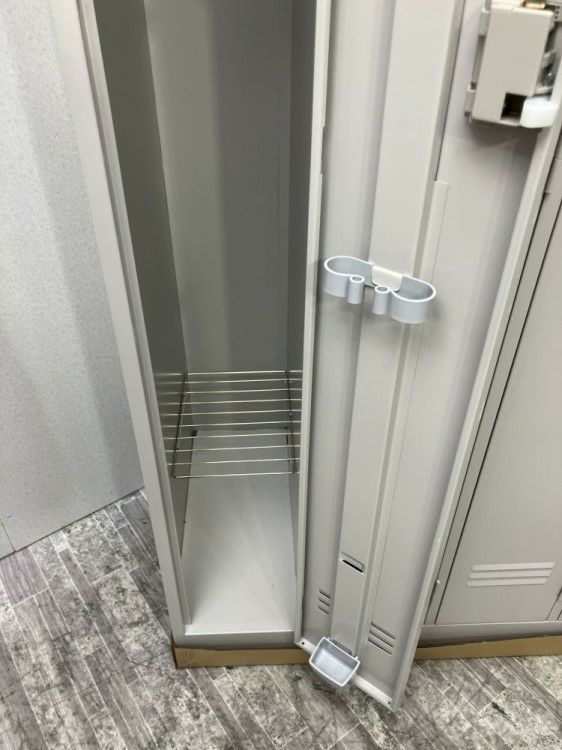 イトーキJ型シリーズ 4人用ロッカー 商品画像9