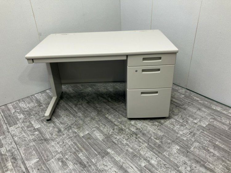 コクヨBSシリーズ 1200片袖デスク 商品画像1