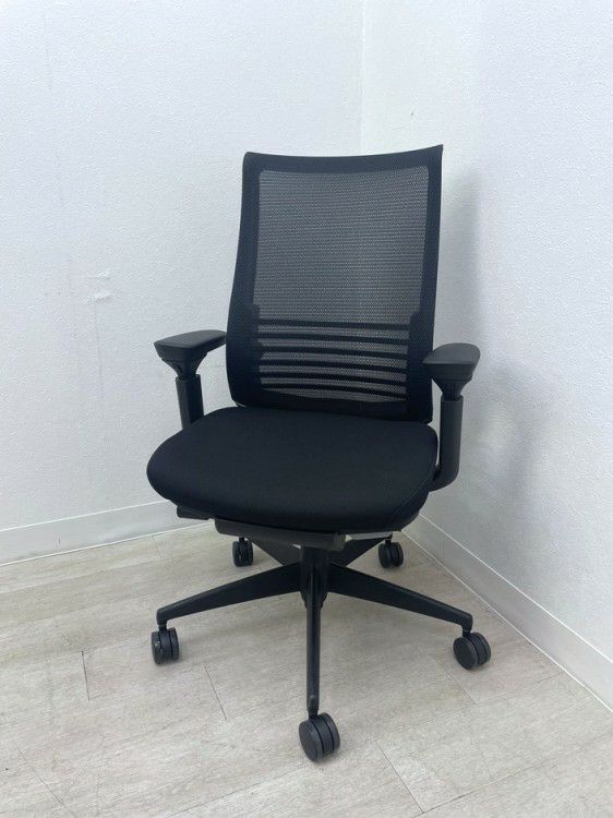 コクヨBezel(ベゼル)チェア 可動肘付ベゼルチェア 商品画像1