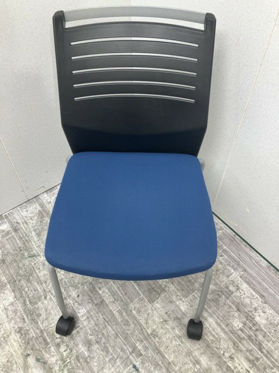 ナイキキャスター付スタッキングチェア 商品画像3