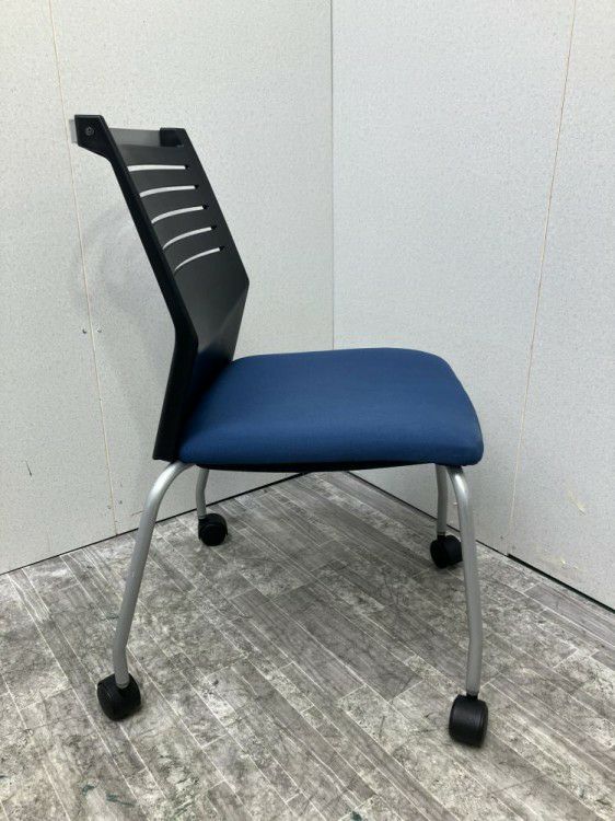 ナイキキャスター付スタッキングチェア 商品画像4