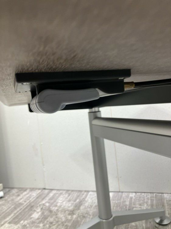 コクヨViewRise(ビューライズ)シリーズ 手動昇降式1500ミーティングテーブル 商品画像6