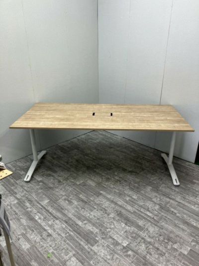 イトーキホバー（Hover）シリーズ 1800ミーティングテーブル 商品画像1