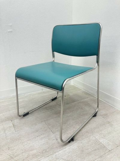 コクヨスタッキングチェア 商品画像1