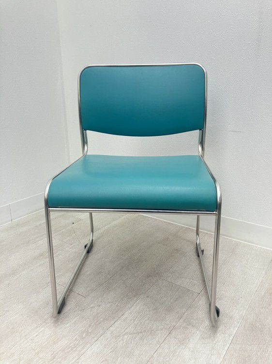 コクヨスタッキングチェア 商品画像2