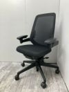 イトーキノート(nort)チェア 可動肘付ノートチェア 商品画像1