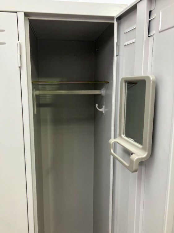 コクヨLKシリーズ　（コクヨ） 3人用ロッカー 商品画像3